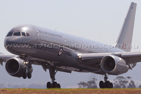 RNZAF 757 Arrival